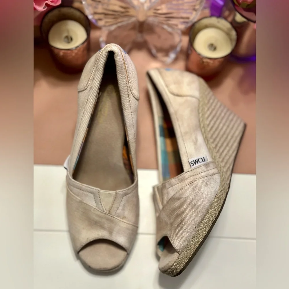 Toms Canvas Wedges - Picture 3 of 4